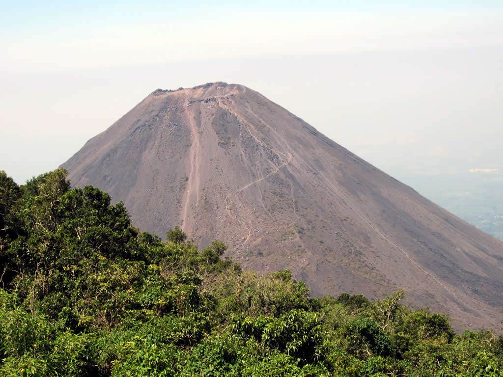 volcanoes in El Salvador