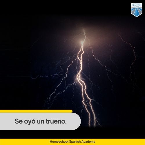 Se oyó un trueno.
